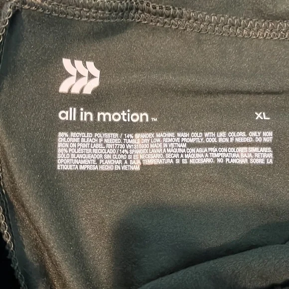 Women’s mid rise 5” shorts. 1914 - Picture 6 of 6